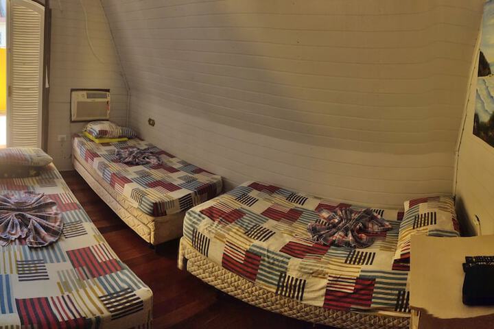 Room 5 of 12