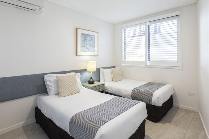 Room 2 of 108