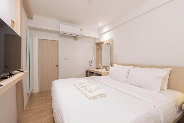 Room 18 of 25