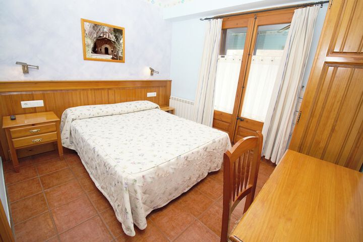 Room 6 of 18