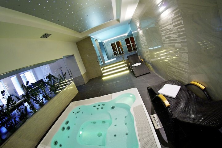 Spa 36 of 56