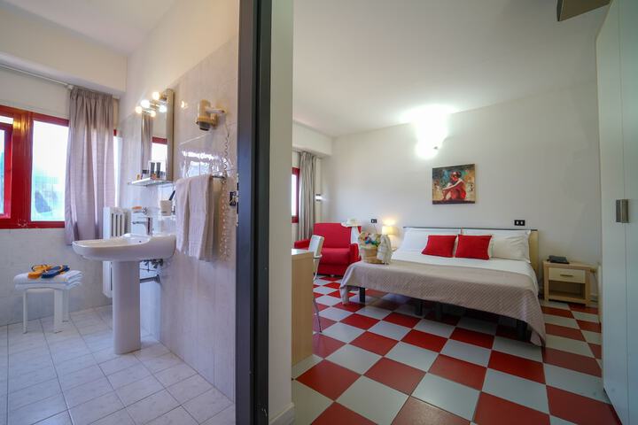 Room 8 of 44
