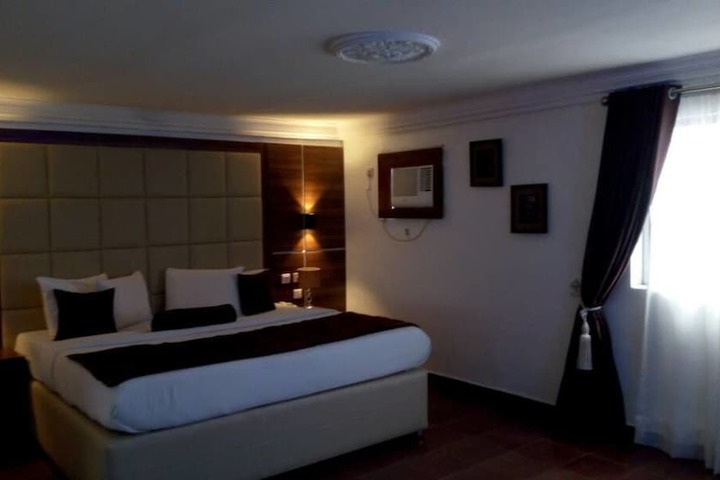 Room 8 of 19