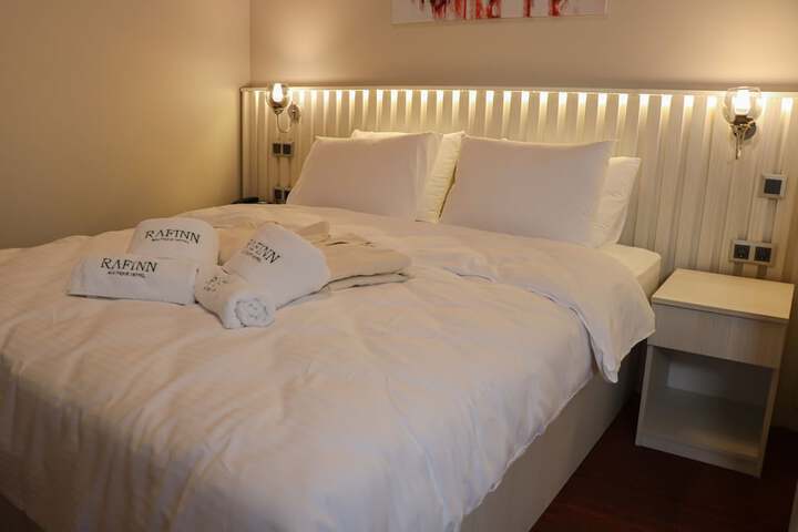 Room 10 of 47