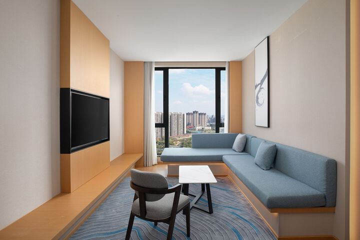 Room 33 of 58