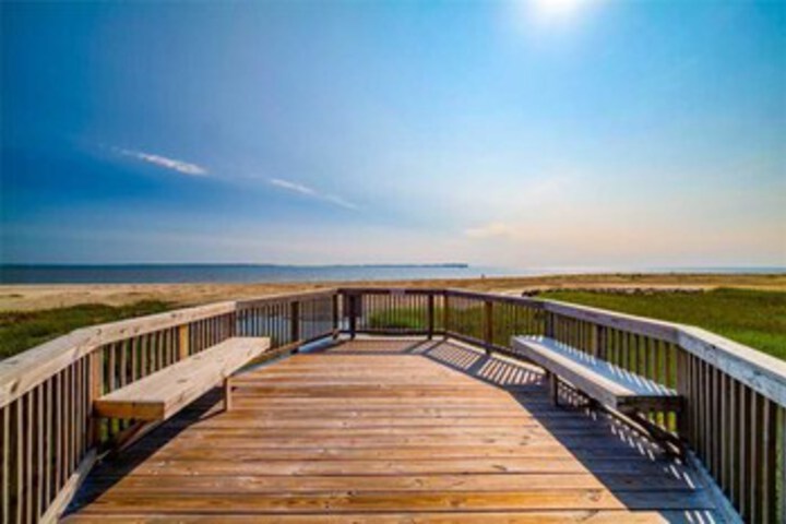 Sundeck 34 of 38