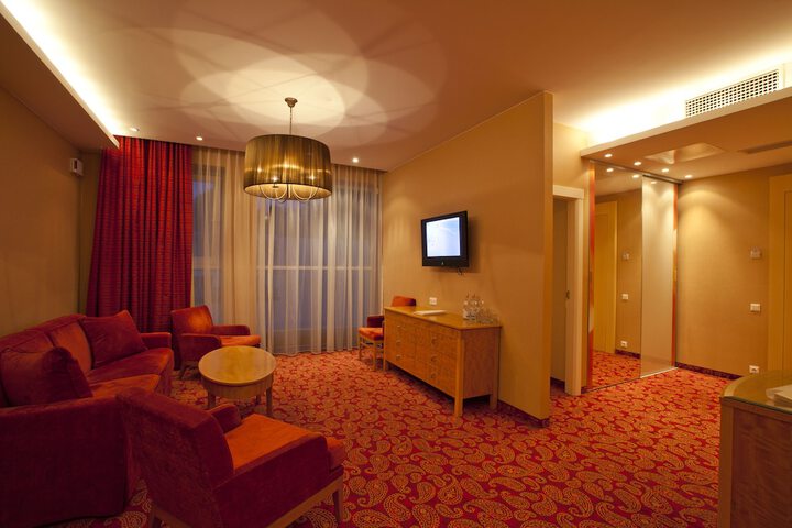 Room 16 of 51