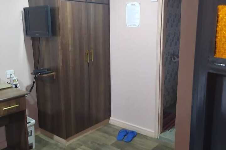 Room 11 of 26
