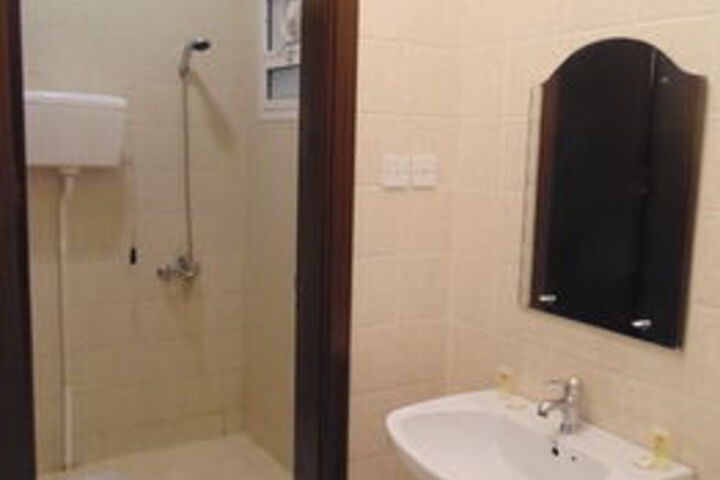 Room 2 of 31