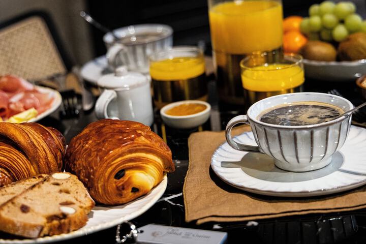 Breakfast/Coffee Service 33 of 46