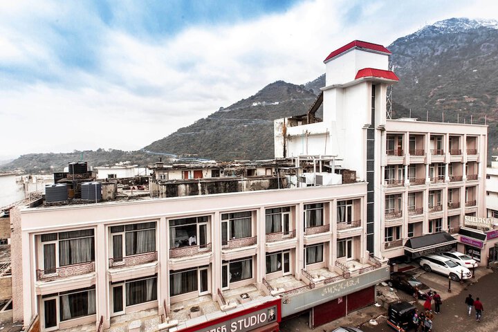 Hotel Subash International