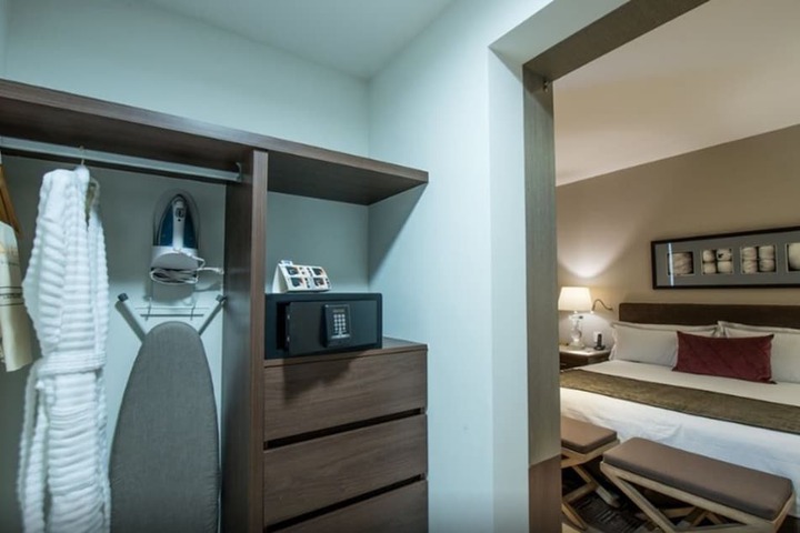 Room 5 of 43