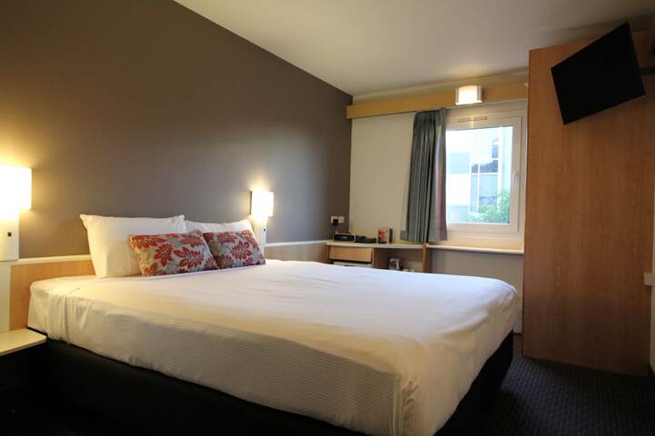 Room 7 of 51