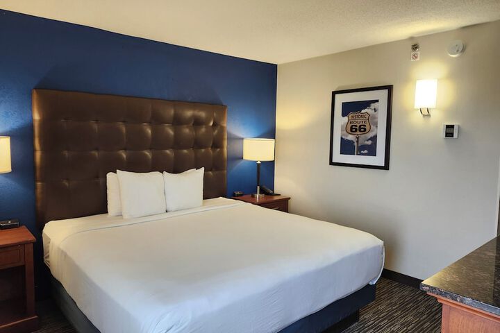 1 King Bed (1 of 33)