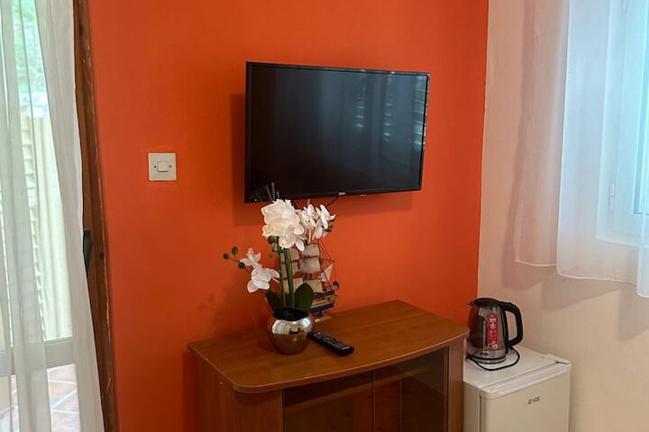 Room 7 of 44