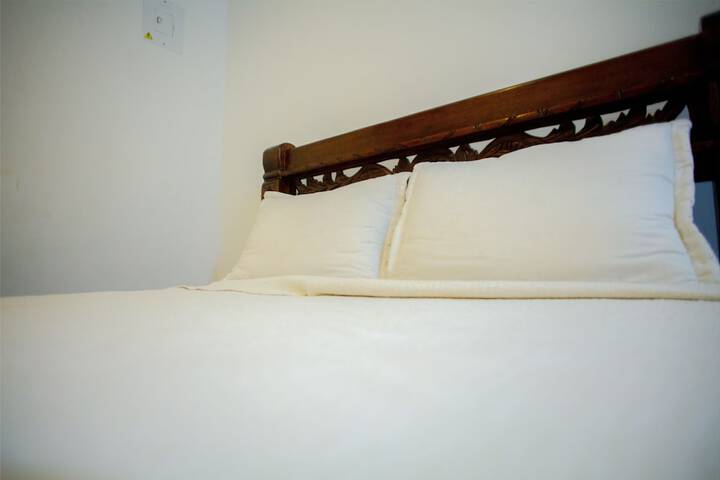 Room 25 of 40