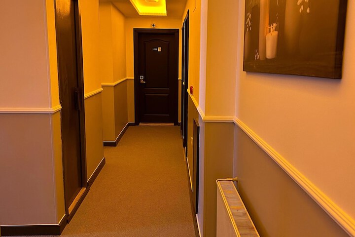 Ballroom/Hall 64 of 85