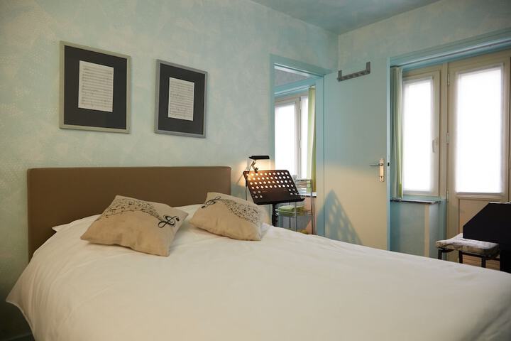 Room 14 of 64