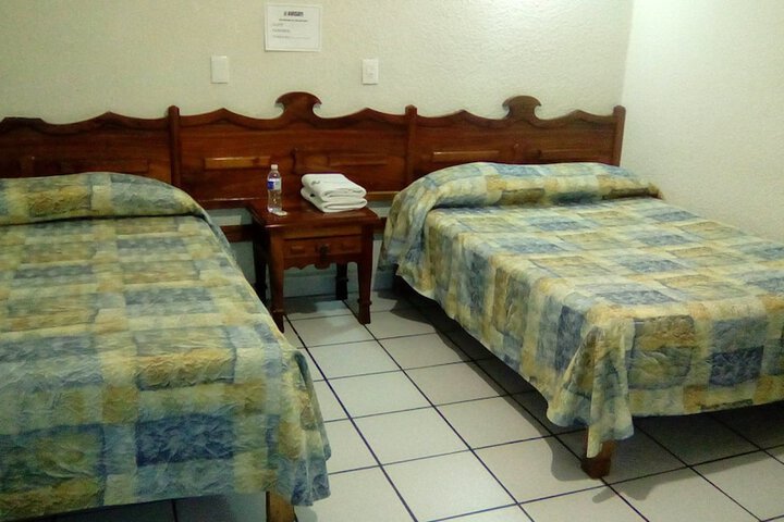 Room 4 of 12