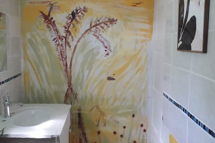 Room 46 of 80