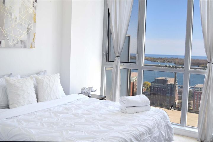 Room 32 of 48