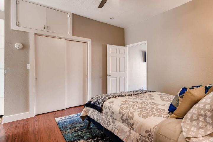 Room 4 of 11