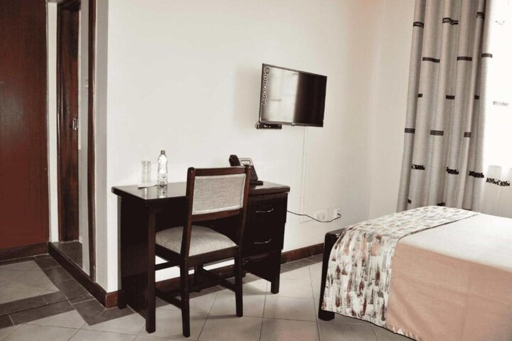 Room 18 of 29