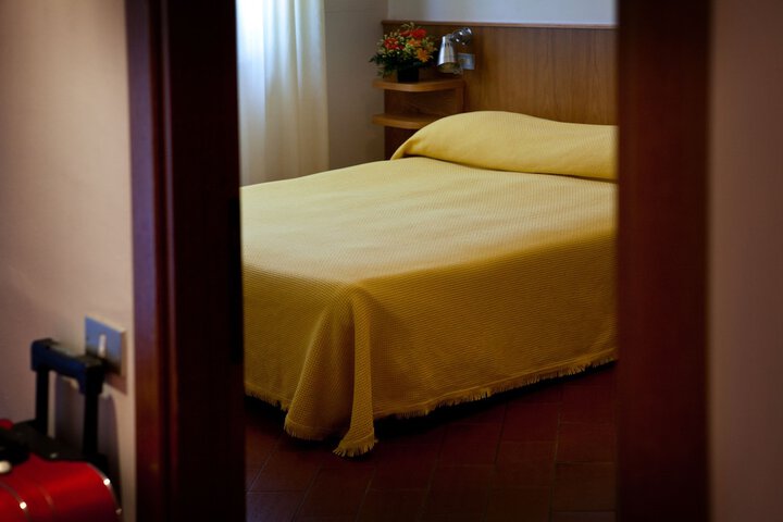 Room 9 of 62