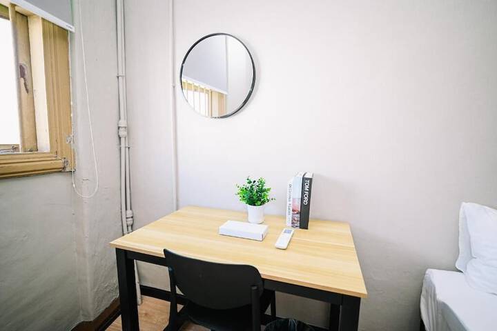 Room 10 of 31