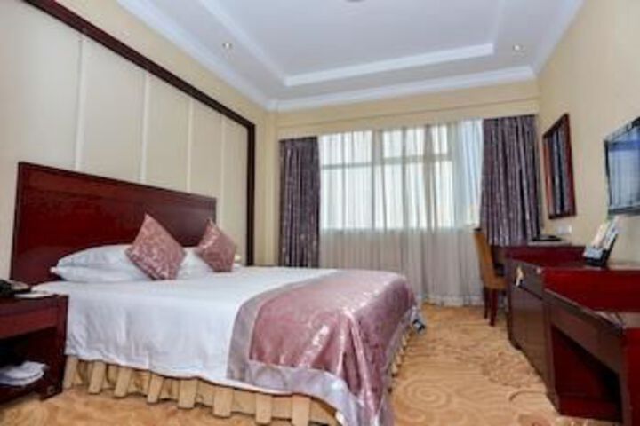 Room 10 of 62