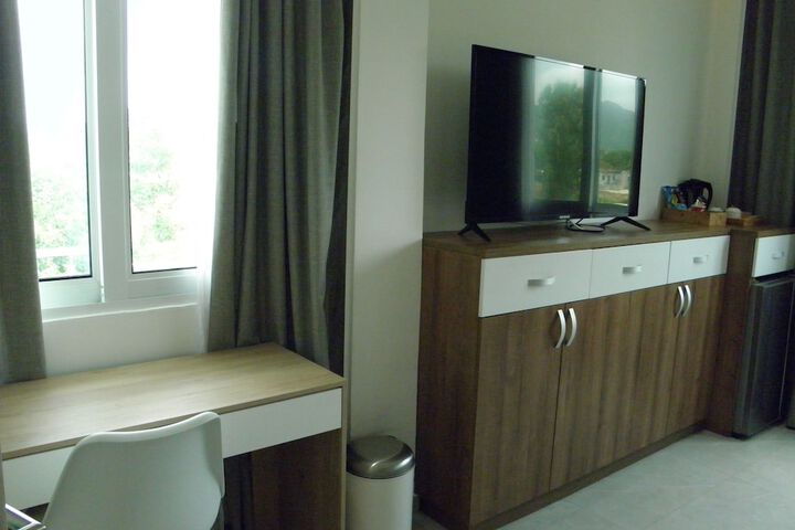 Room 31 of 102