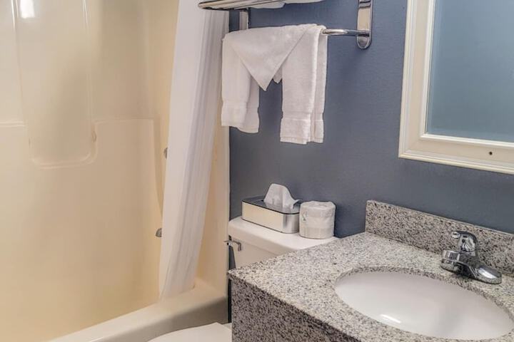 Room 15 of 23