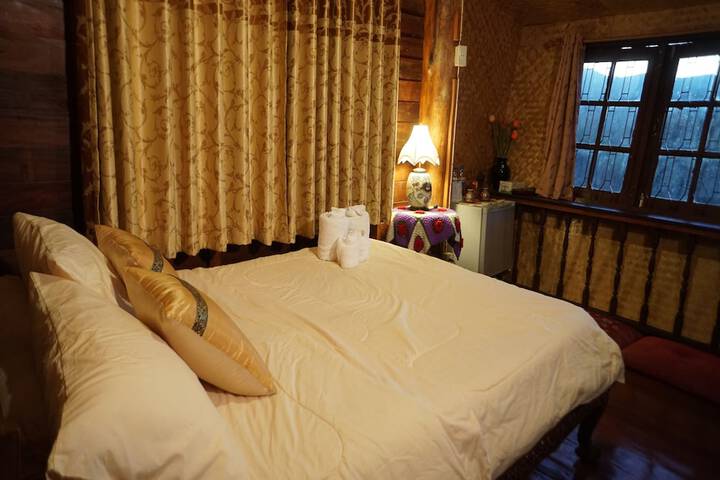 Room 33 of 116