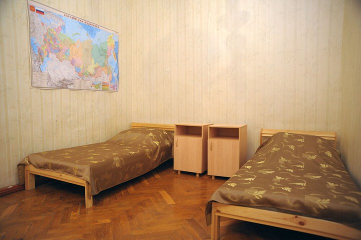 Room 5 of 100
