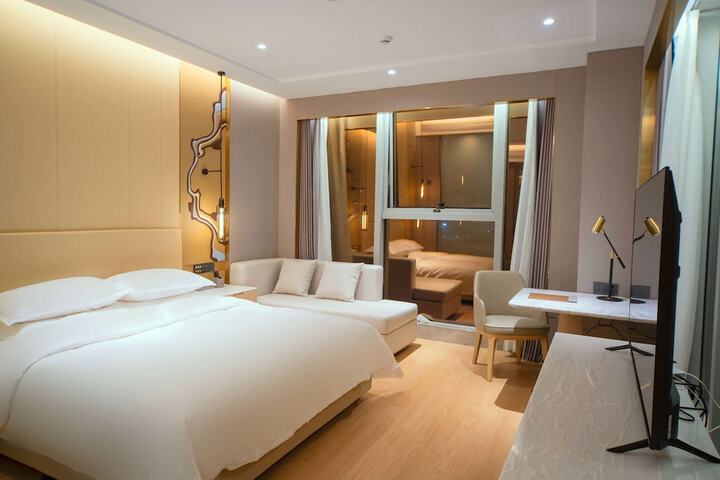 Room 5 of 22