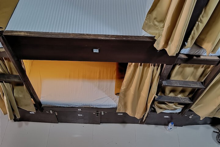 Room 10 of 20
