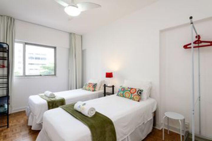 Room 8 of 27