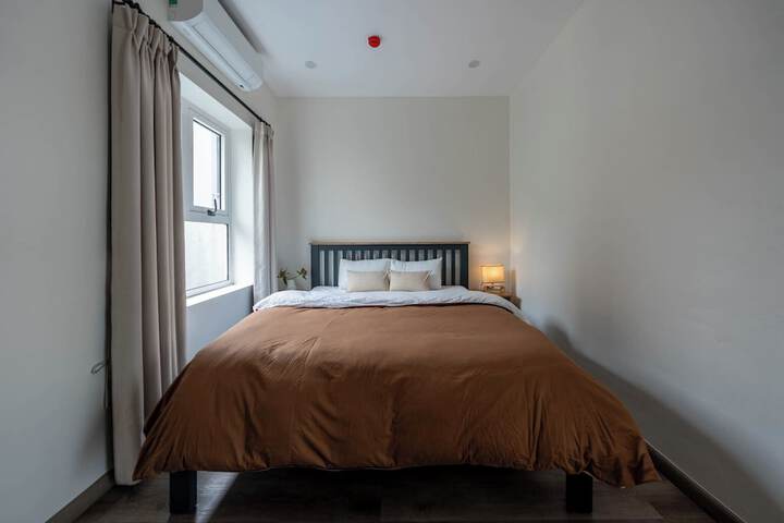 Room 32 of 61