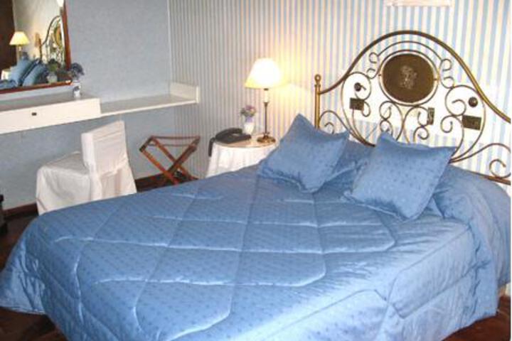 Room 17 of 24