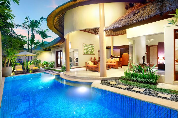 Pools & Facilities