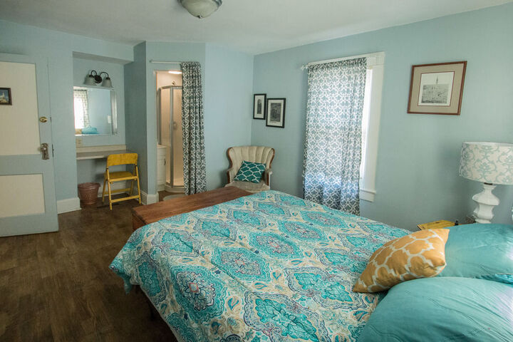 Room 27 of 43