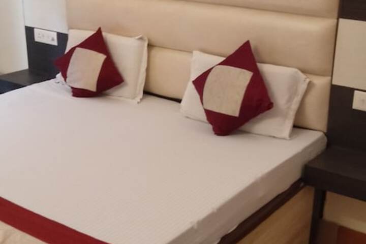 Room 8 of 49