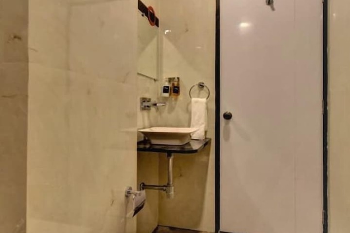 Room 21 of 31