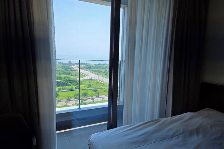 Room 2 of 40
