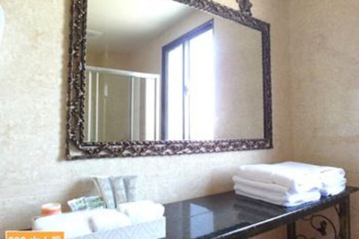 Room 3 of 36