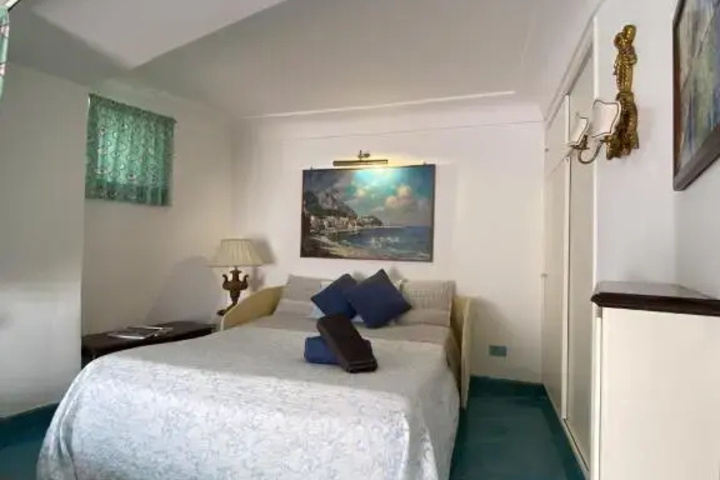 Room 3 of 12