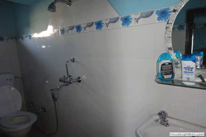 Room 5 of 18