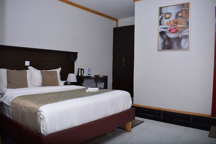 Room 17 of 63