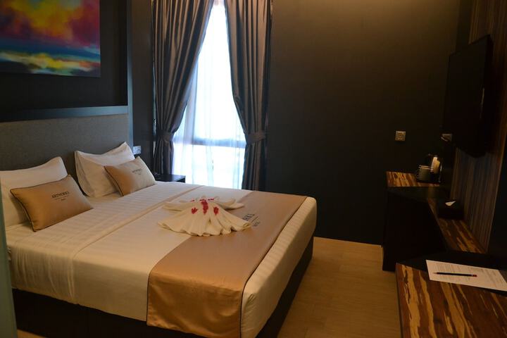 Room 6 of 73