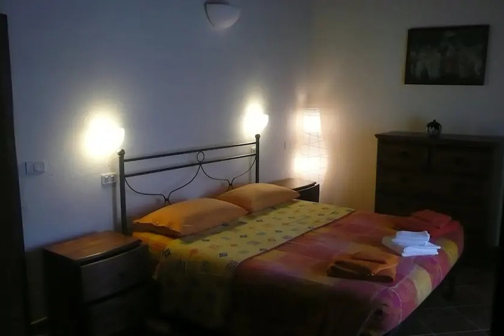 Room 4 of 11
